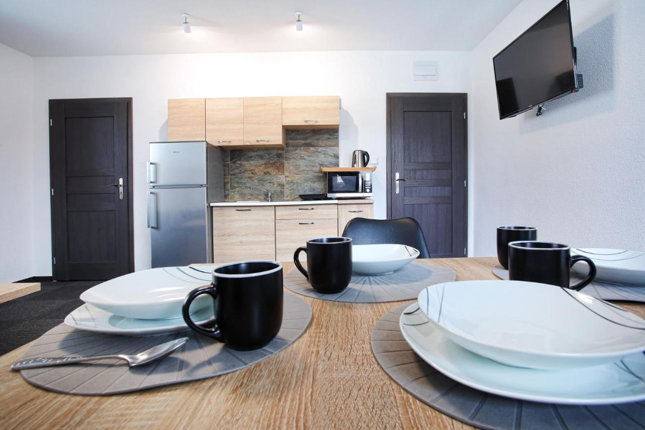 Apartmany Za Rohom Lipótszentmiklós Kültér fotó