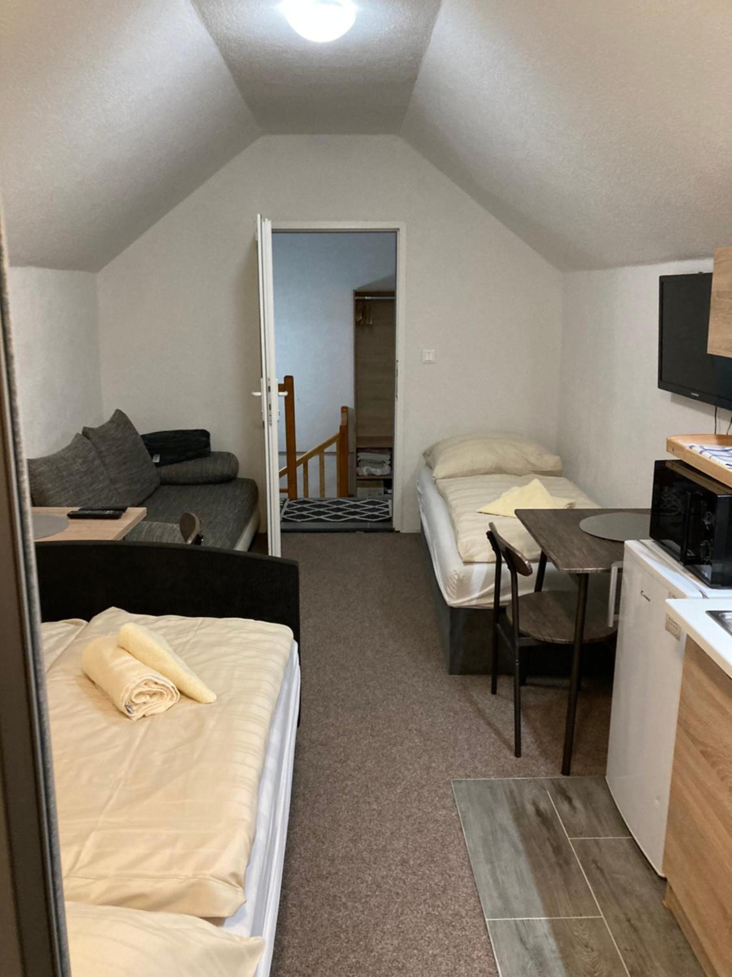 Apartmany Za Rohom Lipótszentmiklós Kültér fotó